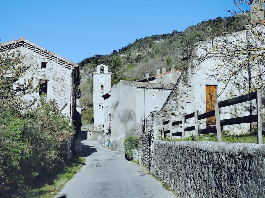 Gite Le Chaudron 1 A 7Pers Avec Piscine Villa Montclar-sur-Gervanne Exteriör bild